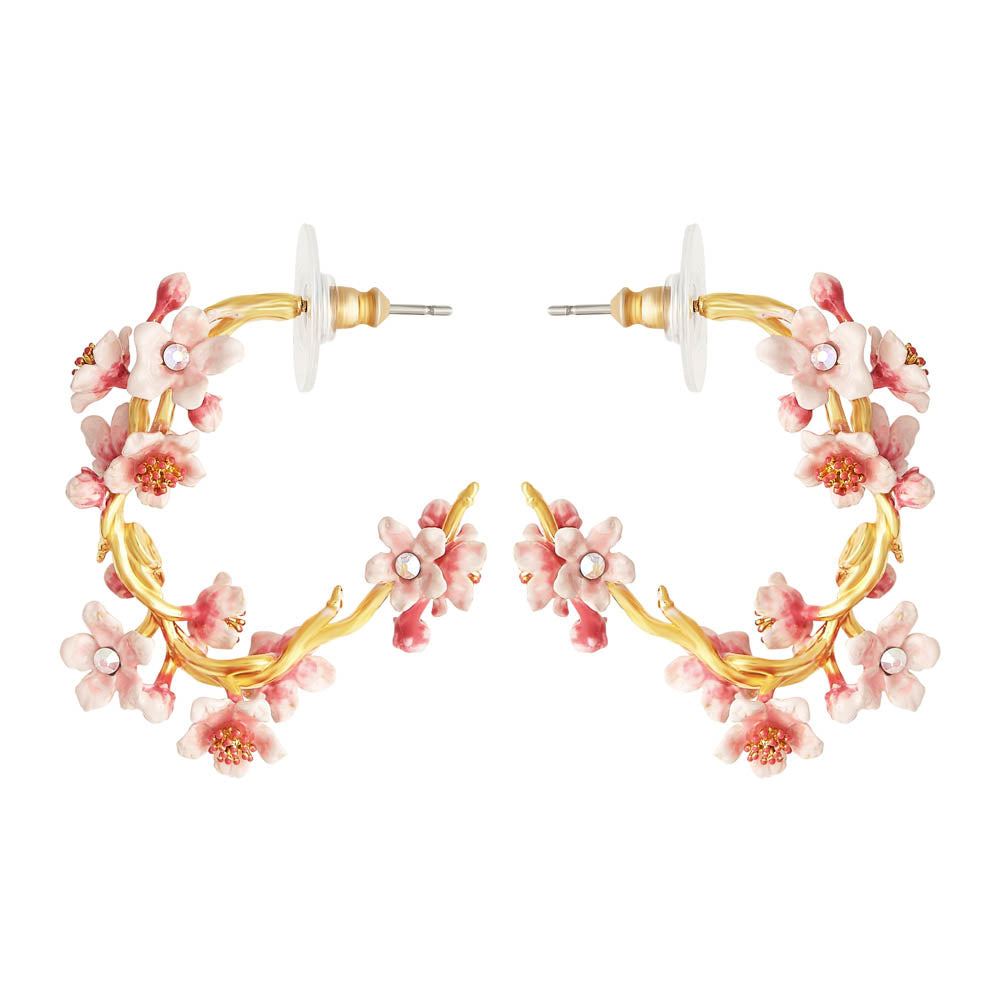 小さな桜とクリスタルのフープピアス – Les Nereides