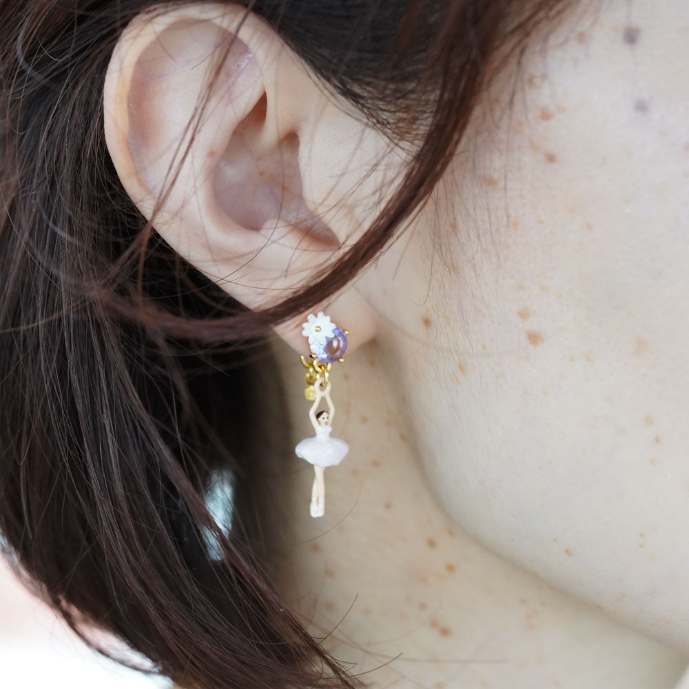 ラベンダークリスタルに咲くデイジーとミニバレリーナのピアス