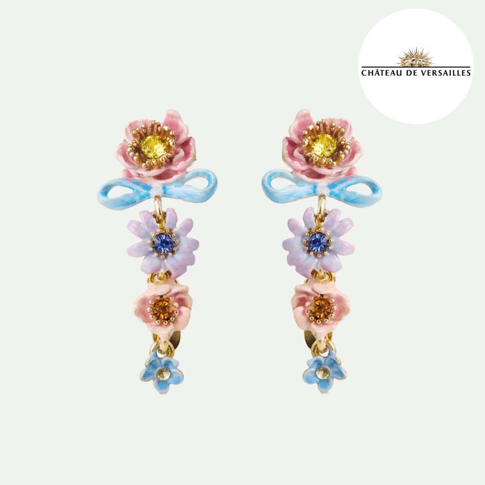 プチ・トリアノン宮で摘んだお花とリボンが揺れるピアス – Les Nereides